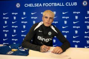 开云服务-迪尼：加纳乔在切尔西不会每周都首发，他还有很大的成长空间